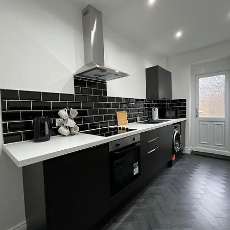 Newly Refurbished 6 Person En-Suite Apartment Tyne & Wear Newcastle Upon Tyne Killingworth Exterior foto
